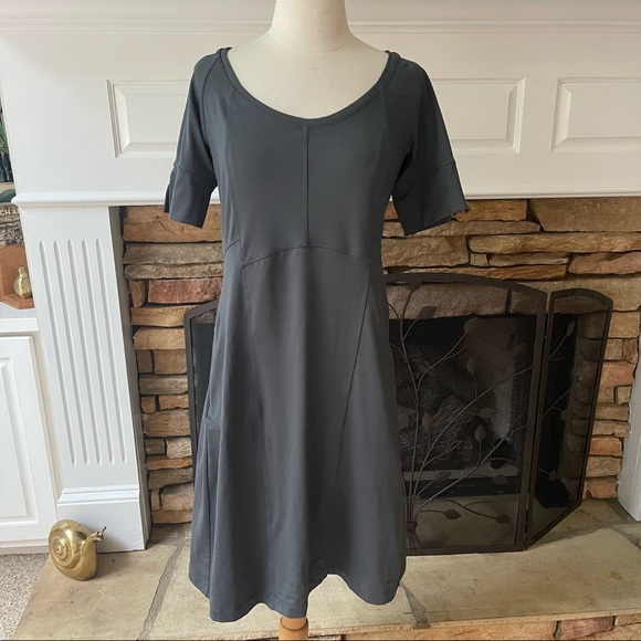 Columbia Dresses & Skirts - Columbia athleisure dress size medium 1/4 sleeves scoop neck charcoal